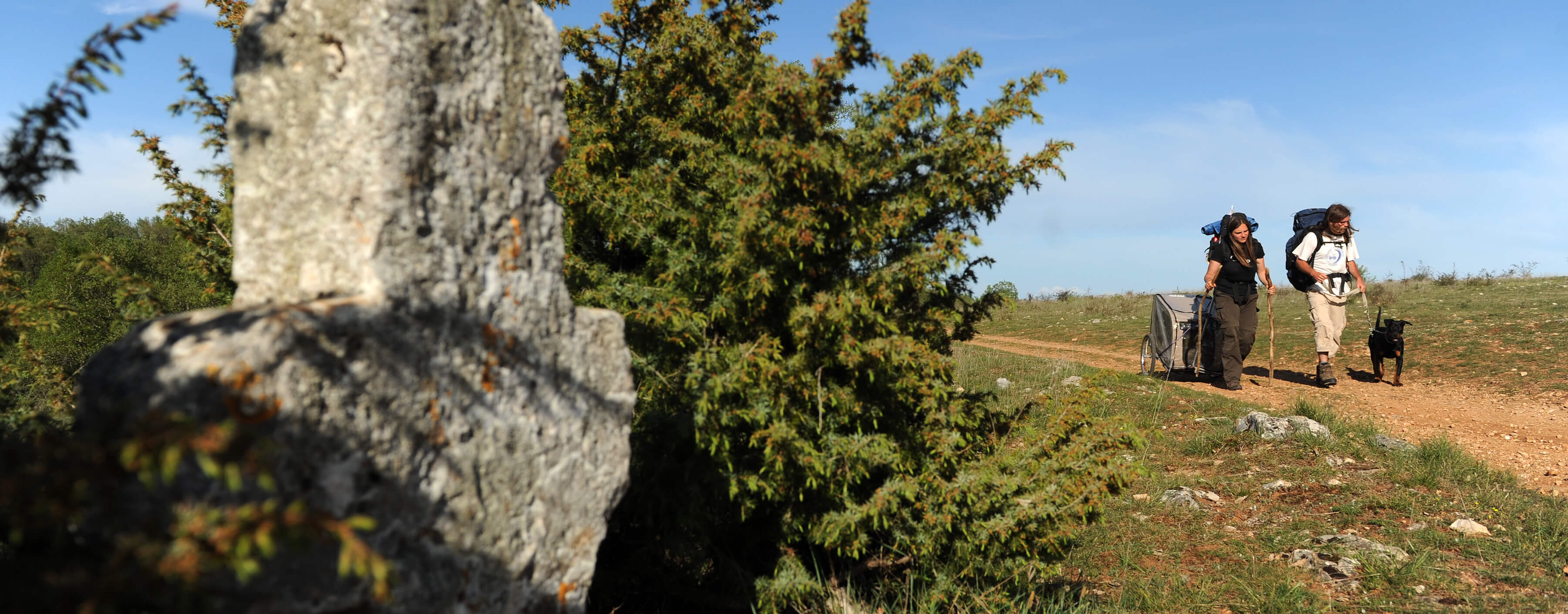 Sentier entre Faycelles et Cajarc©ACIR / JJ Gelbart