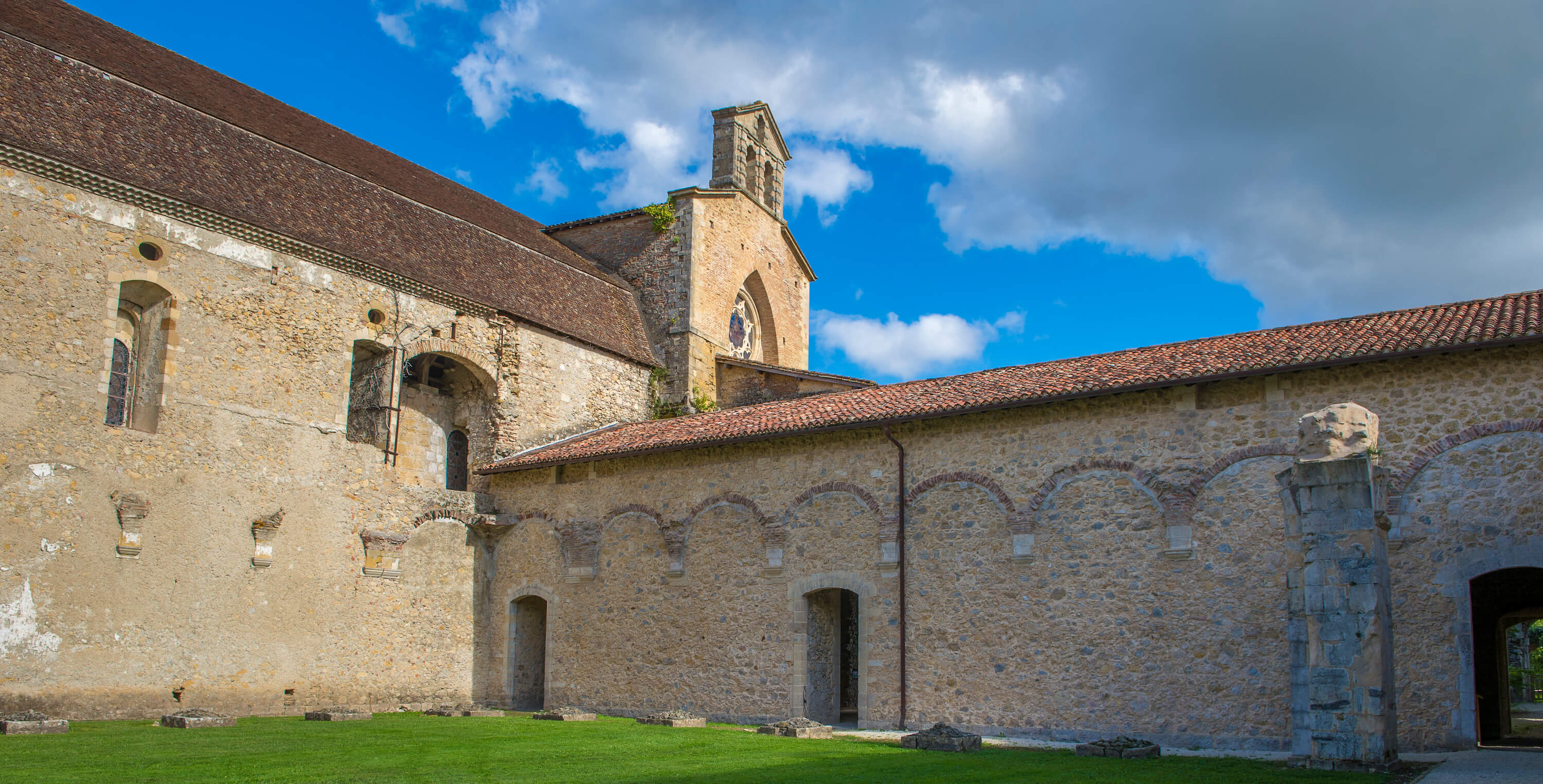 Abbaye Saint-Jean©ACIR / JJ Gelbart