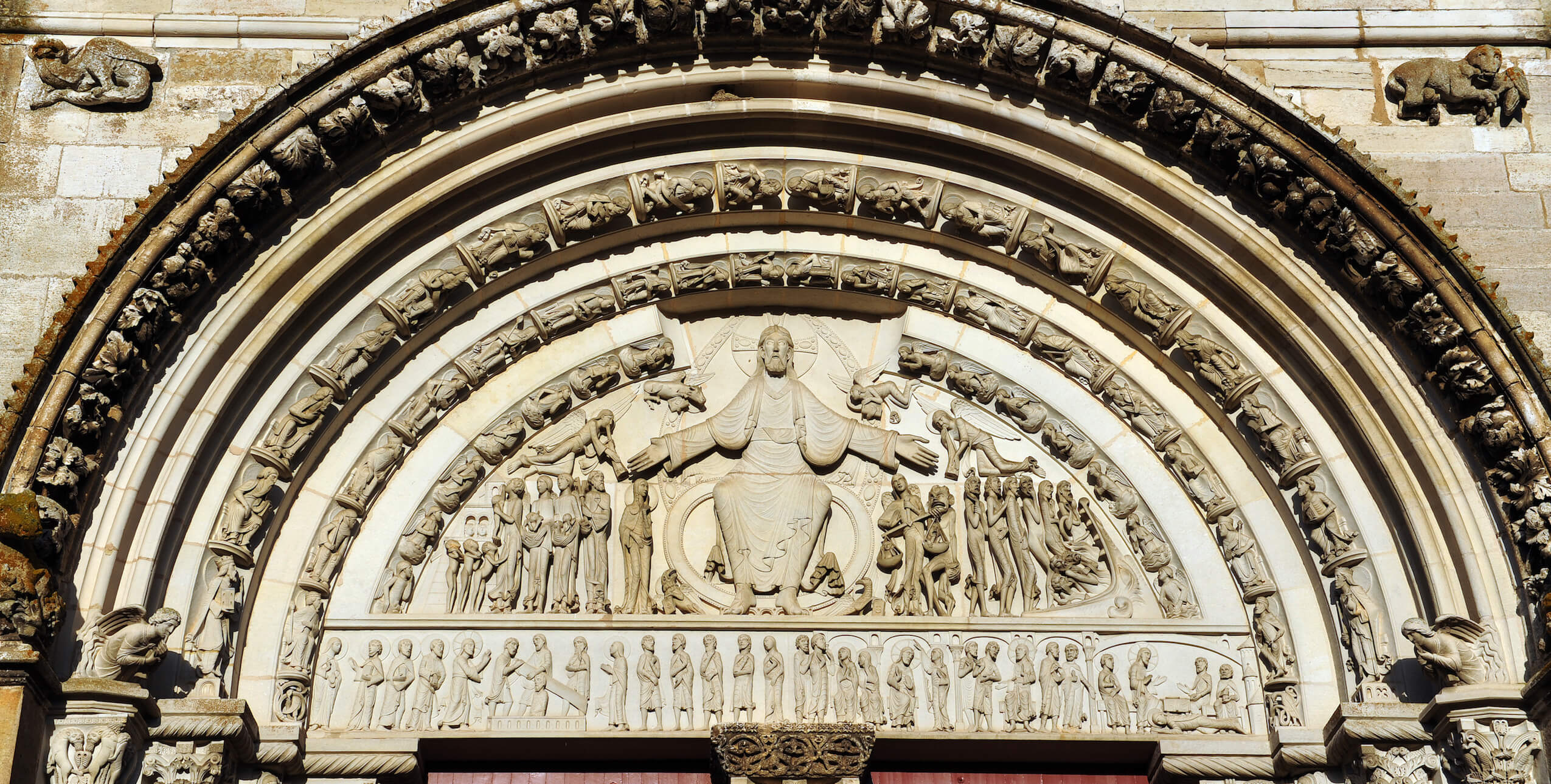 Basilique Sainte-Madeleine©ACIR / JJ Gelbartg