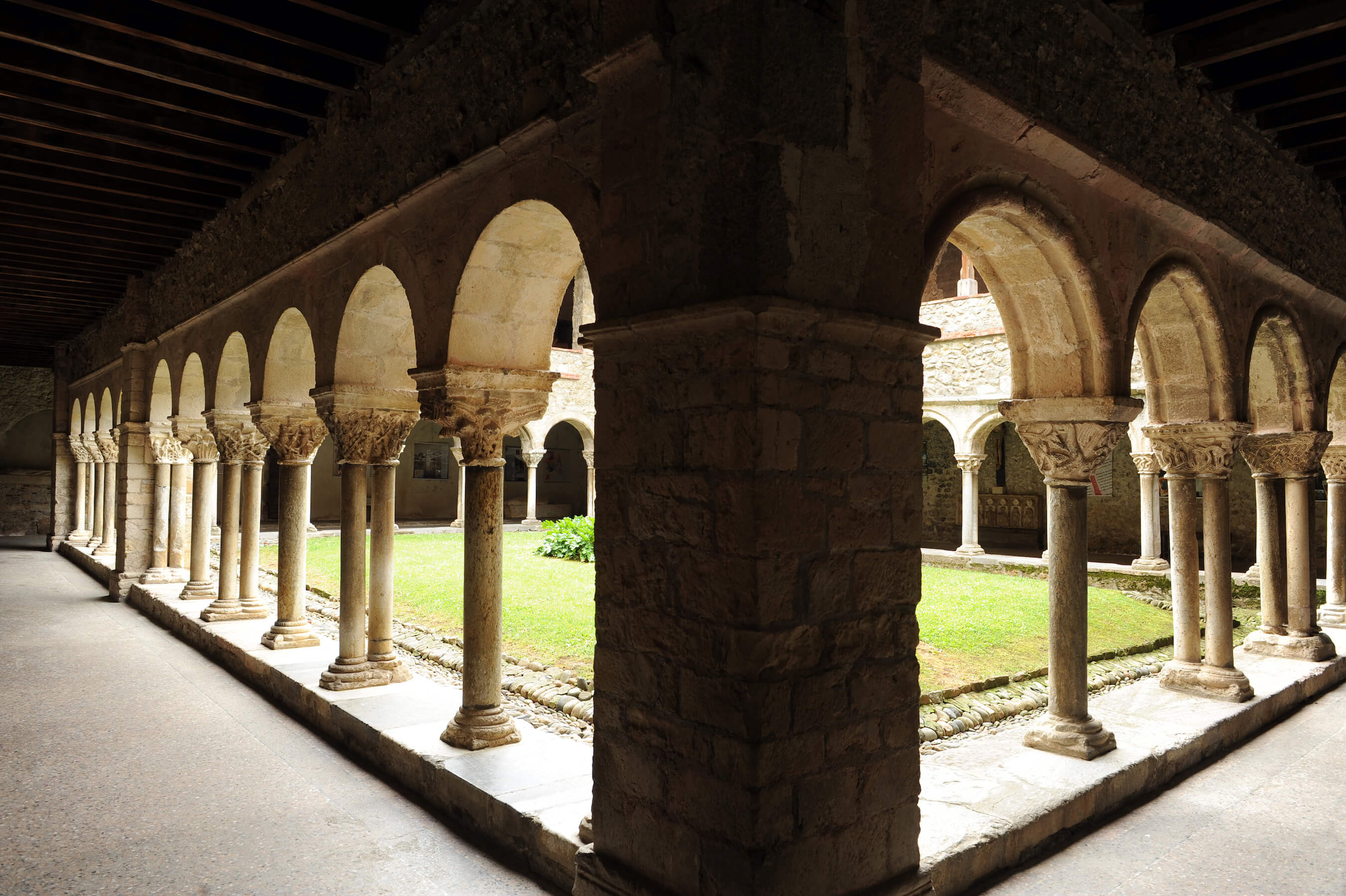 Ancienne cathédrale et cloître à Saint-Lizier©ACIR / JJ gelbart